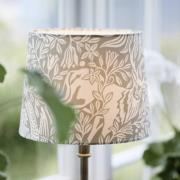 PR Home pöytävalaisin Liam Sofia Eldertree, vihreä/messinki, 55 cm