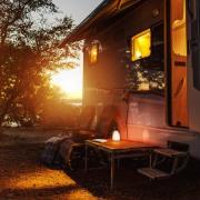 LED-akku-pöytävalaisin Ruby, korkeus 16 cm, muovi, USB