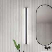 Helestra LED-peililamppu LOOM, pituus 90 cm, musta, IP44