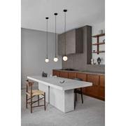 Nuura Apiales 1 -riippuvalaisin, Ø 12 cm, musta/opaalinen