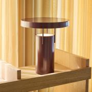 HÜBSCH LED-akkukäyttöinen pöytälamppu BringMe, viininpunainen metalliv...