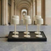 Lucande LED-akku-pöytävalaisin Quill, beige, CCT, himmennettävä