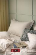StaycationHotelli tyynyliina Careful Lucky Clover Hotel puuvilla perca...