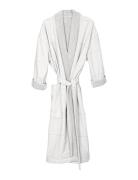 Calm Bathrobe Aamutakki White The Organic Company