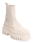 Cassandra Bootie Shoes Chelsea Boots White Steve Madden