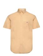 Reg Classic Poplin Ss Shirt Tops Shirts Short-sleeved Yellow GANT