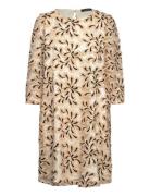 Bouvardiabbchista Dress Polvipituinen Mekko Beige Bruuns Bazaar